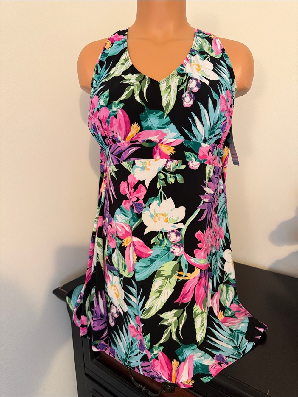 Paradise Bay Tropical Floral V-Neck Swim dress Bust Support Tummy Control NWTS